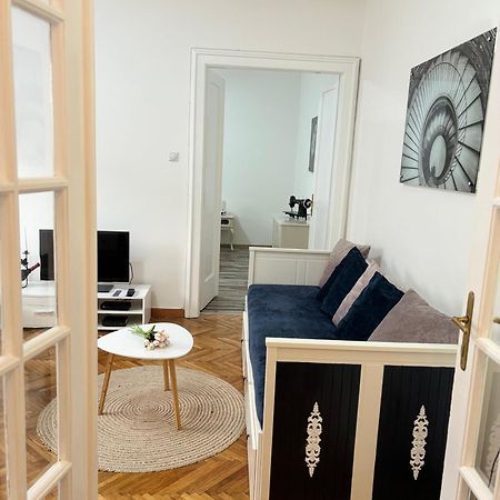 Center Retro Apartment Ni エクステリア 写真