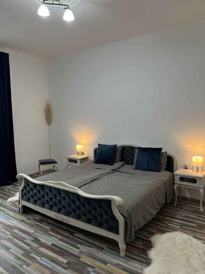 Center Retro Apartment Ni エクステリア 写真
