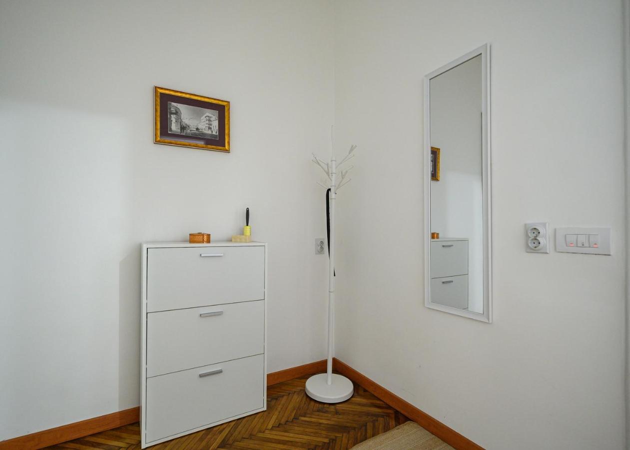 Center Retro Apartment Ni エクステリア 写真