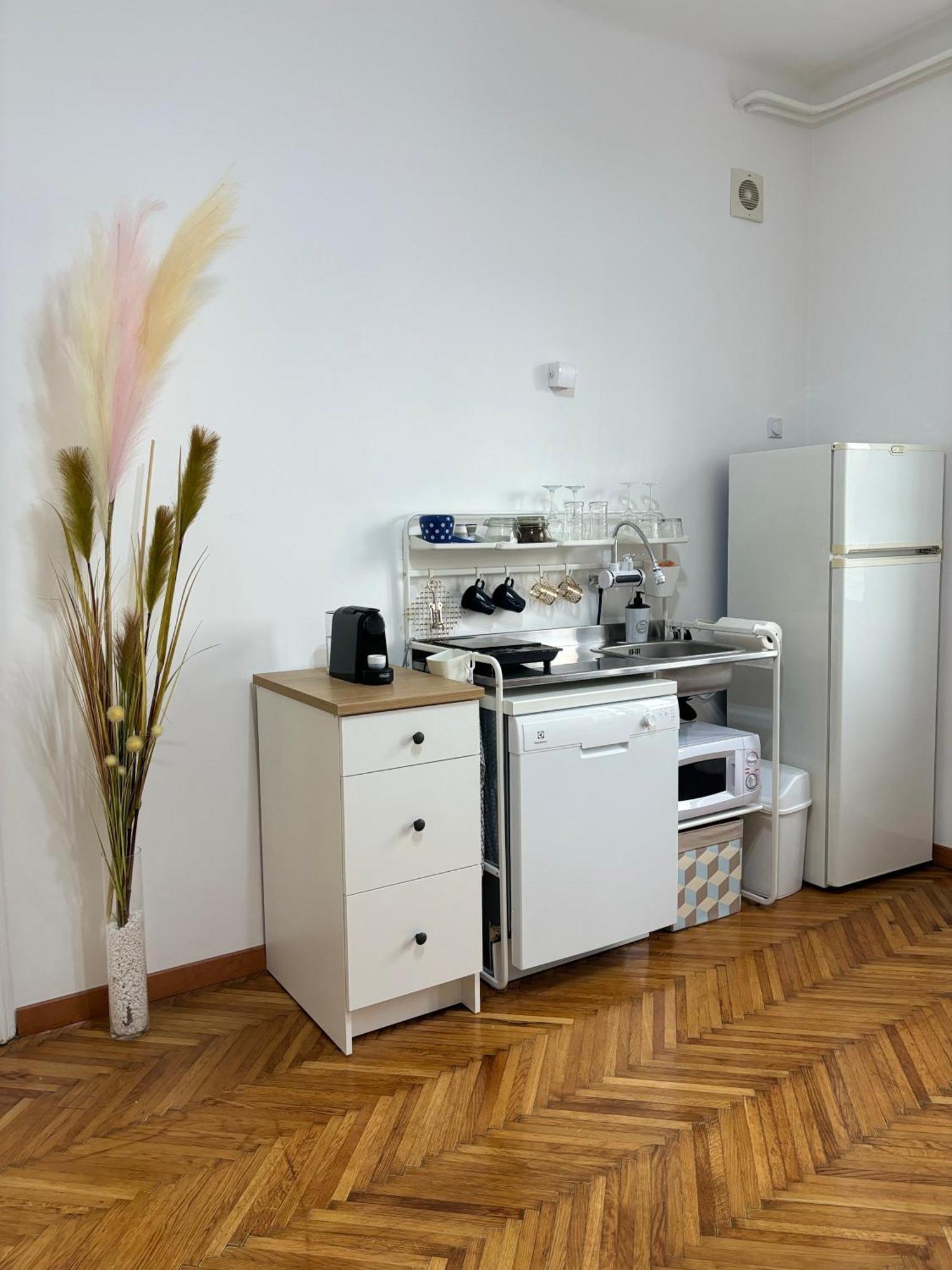 Center Retro Apartment Ni エクステリア 写真